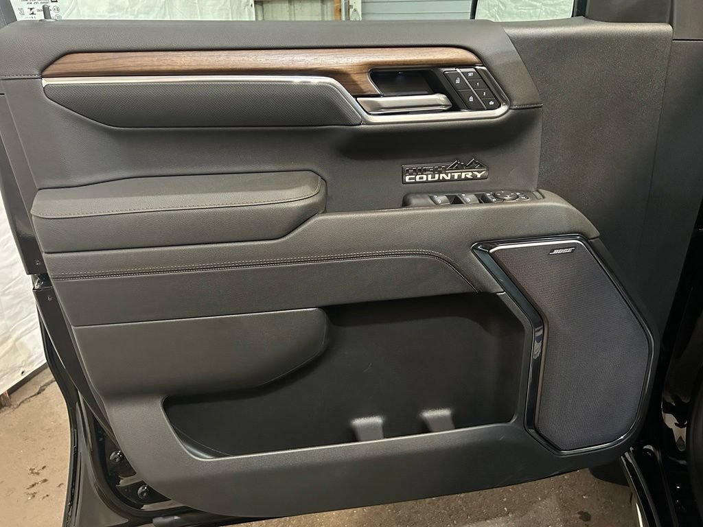 New 2026 Chevrolet Silverado 1500 High Country w/ High Country Premium Package AWD/4WD image 9