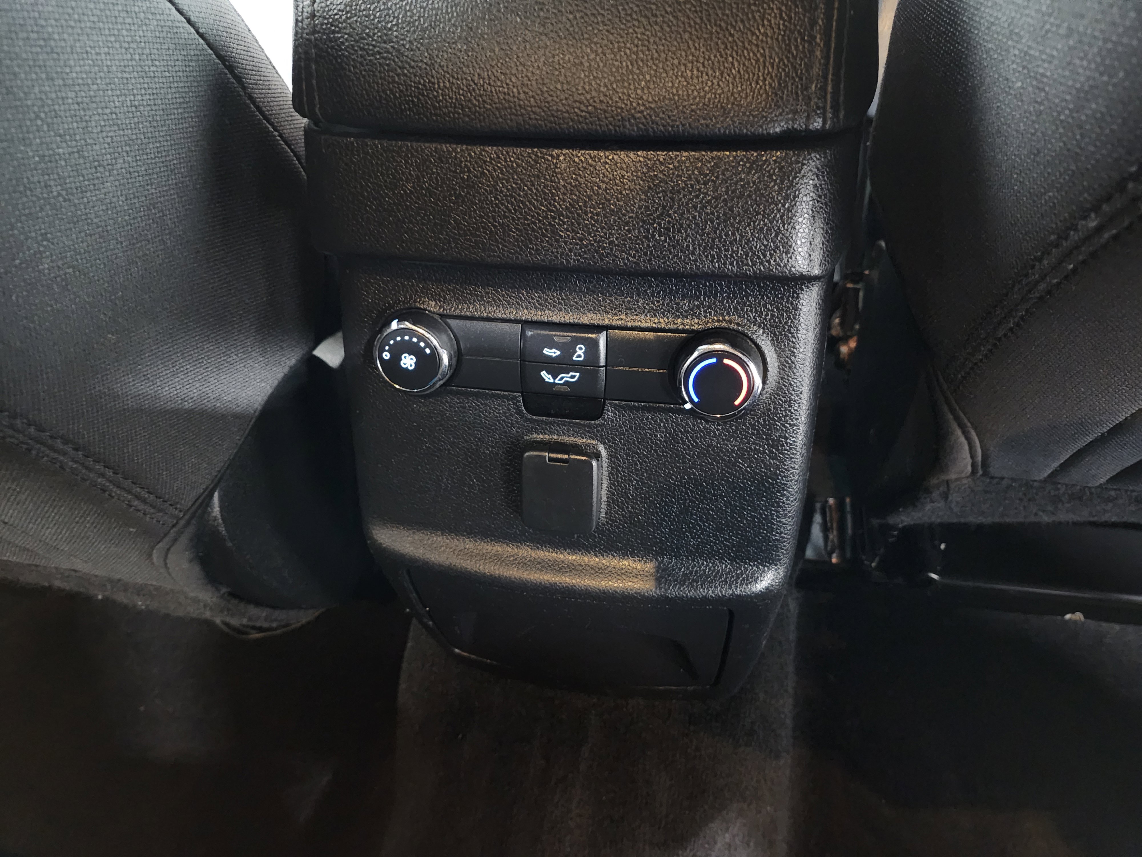 Used 2017 Ford Explorer XLT AWD/4WD image 21