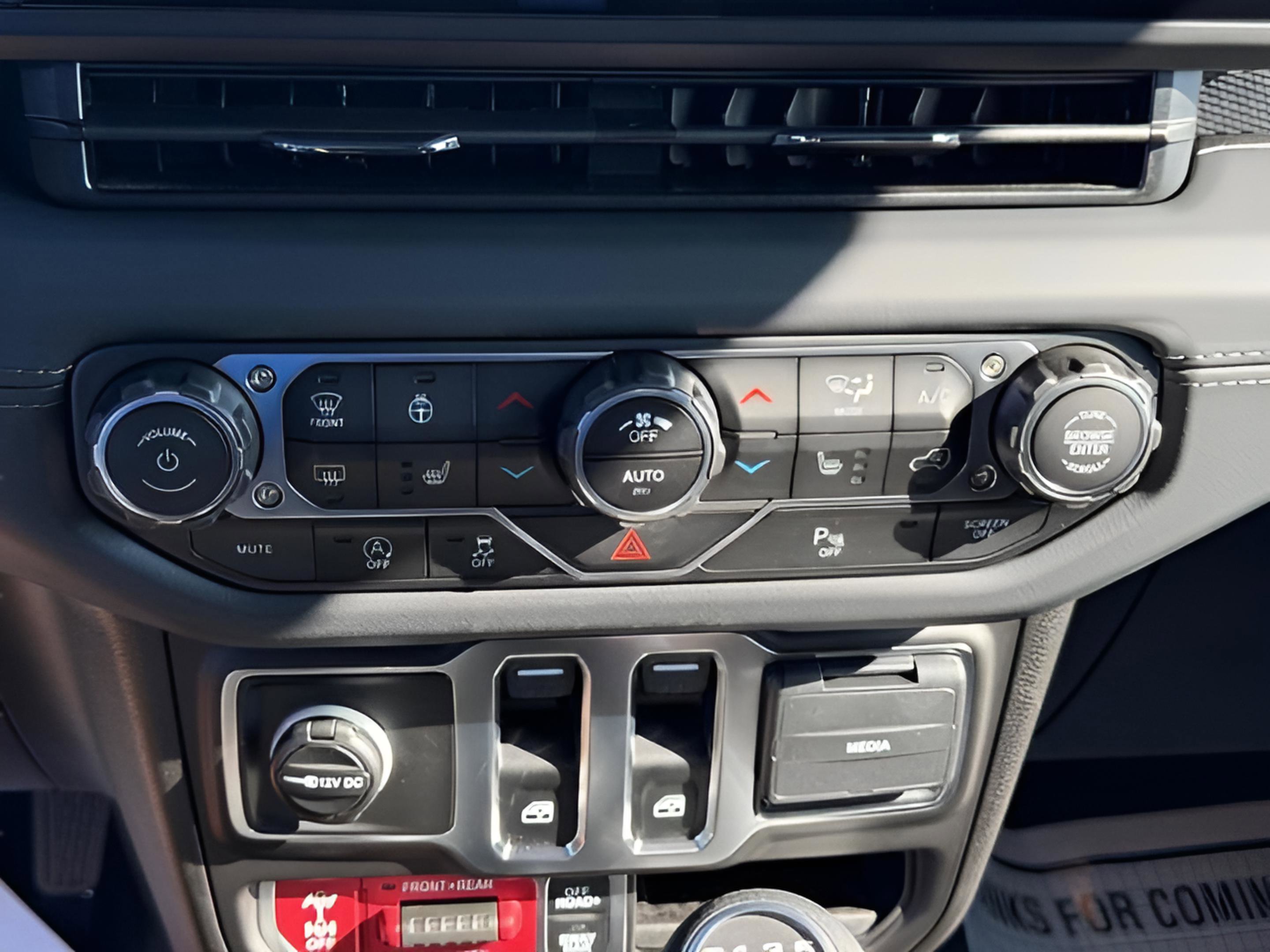 New 2025 Jeep Wrangler Rubicon image 20