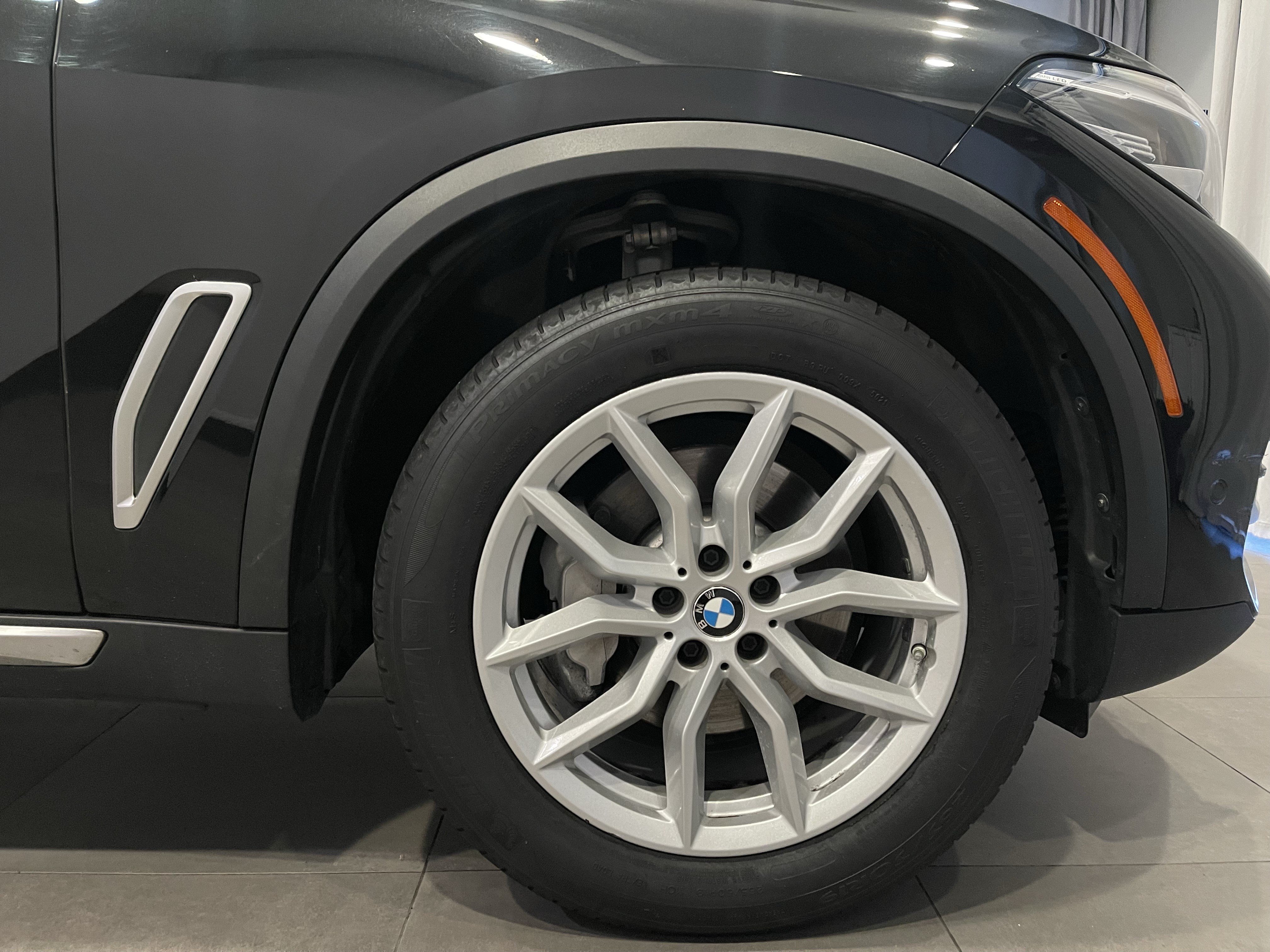 Used 2019 BMW X5 xDrive40i w/ Convenience Package AWD/4WD image 10