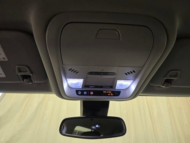 Used 2021 GMC Terrain SLT w/ LPO, Floor Liner Package AWD/4WD image 24