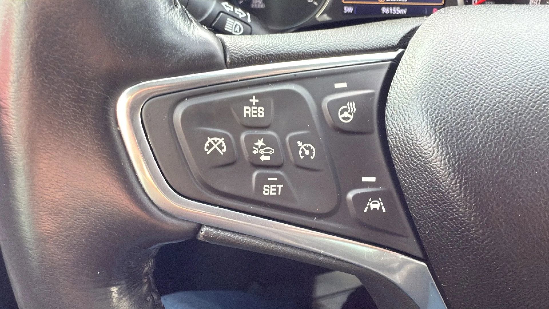 Used 2019 Chevrolet Equinox Premier AWD/4WD image 12