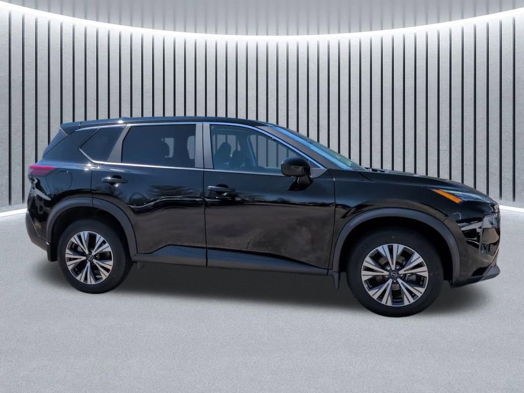 Used 2023 Nissan Rogue SV image 4