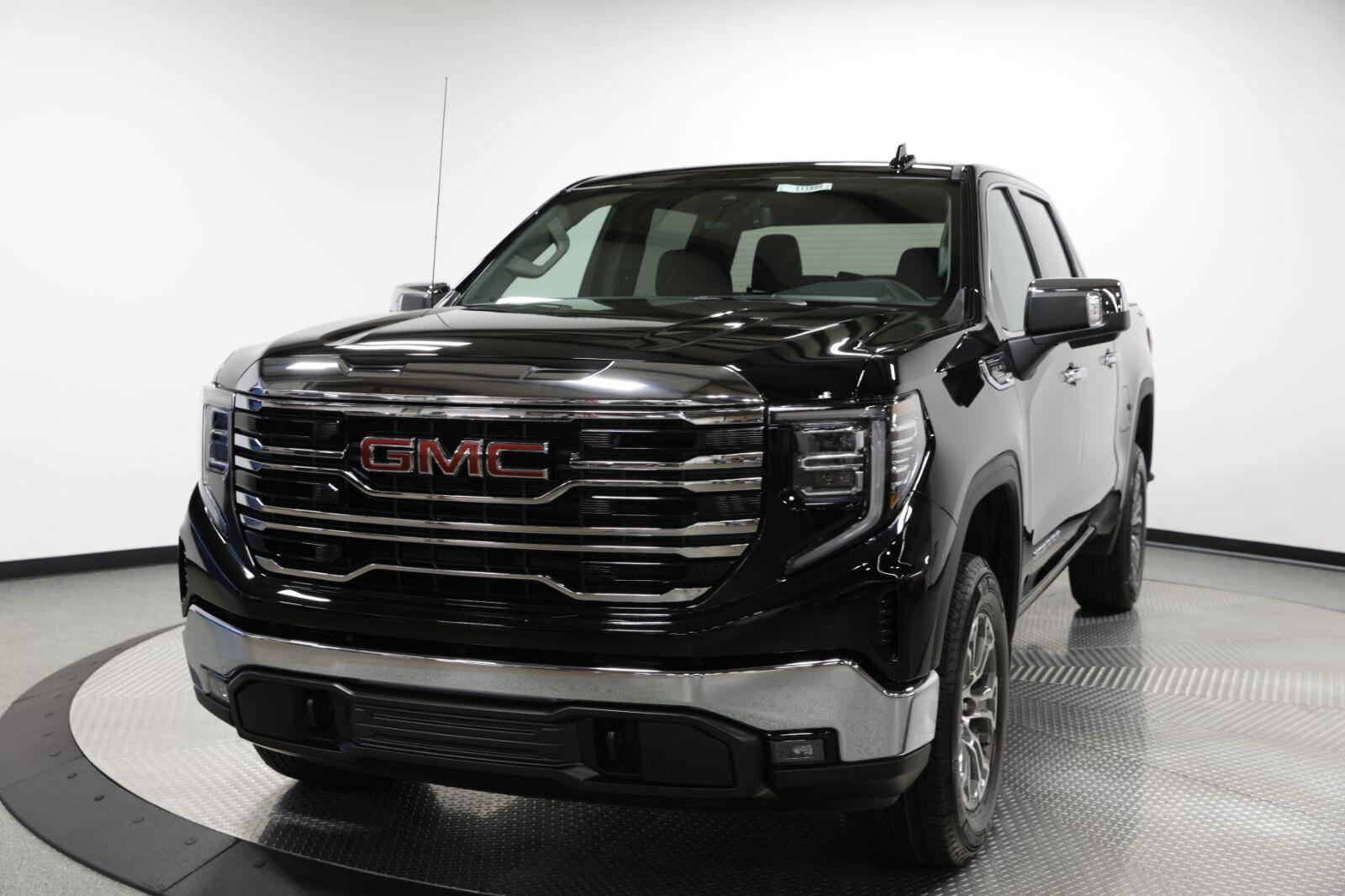 New 2026 GMC Sierra 1500 SLT AWD/4WD image 4