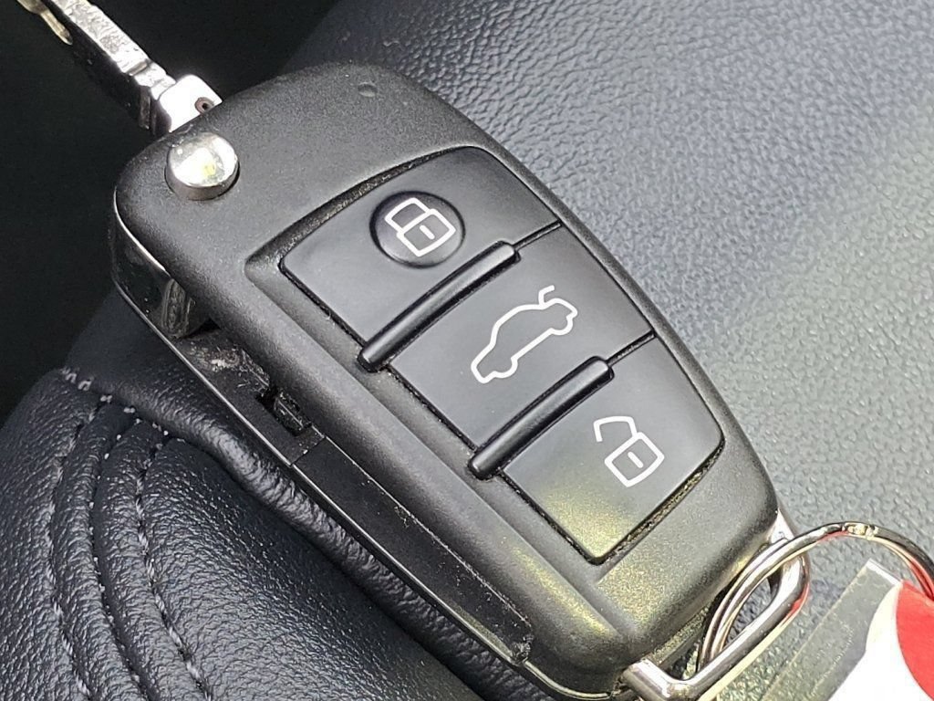 Used 2025 Audi Q3 2.0T Premium AWD/4WD image 38