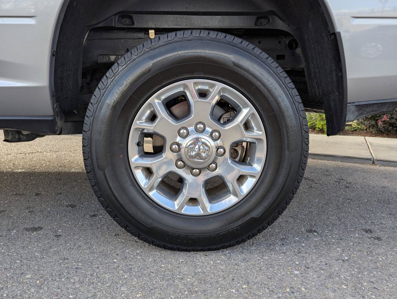 Used 2024 RAM 2500 Laramie AWD/4WD image 32