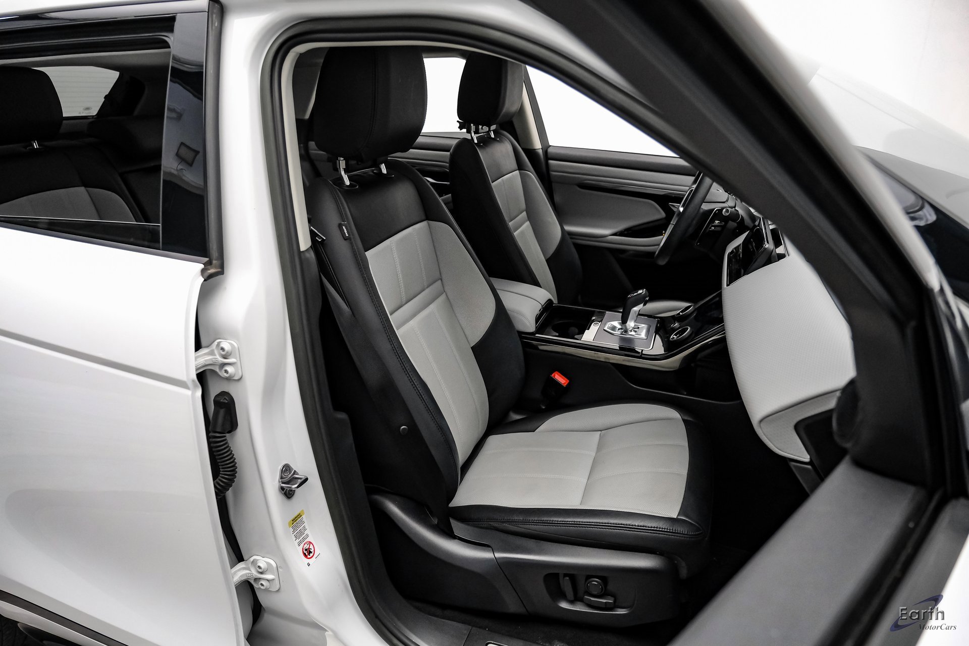 Used 2023 Land Rover Range Rover Evoque R-Dynamic S image 40