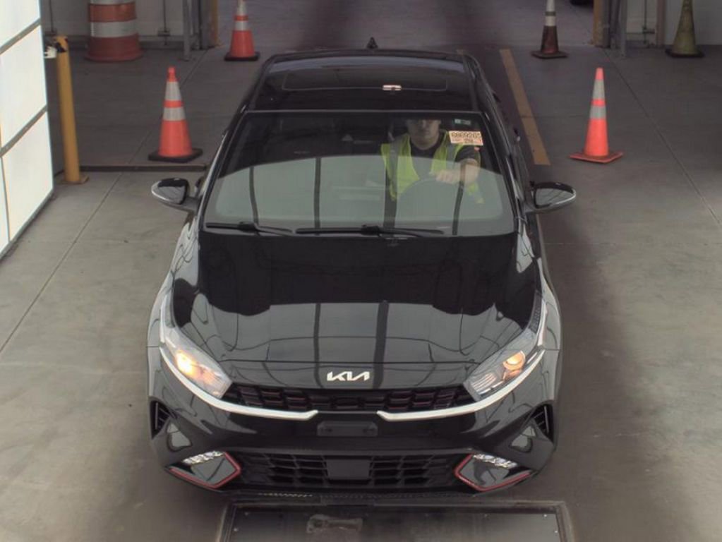Used 2023 Kia Forte GT-Line w/ GT-Line Premium Package FWD image 2