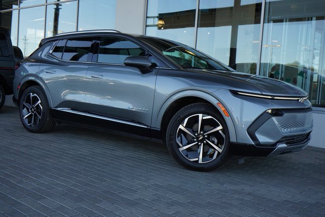 New 2025 Chevrolet Equinox EV LT image 1