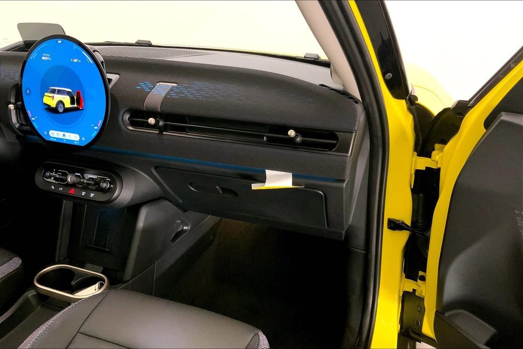 Certified 2025 MINI Cooper S image 23