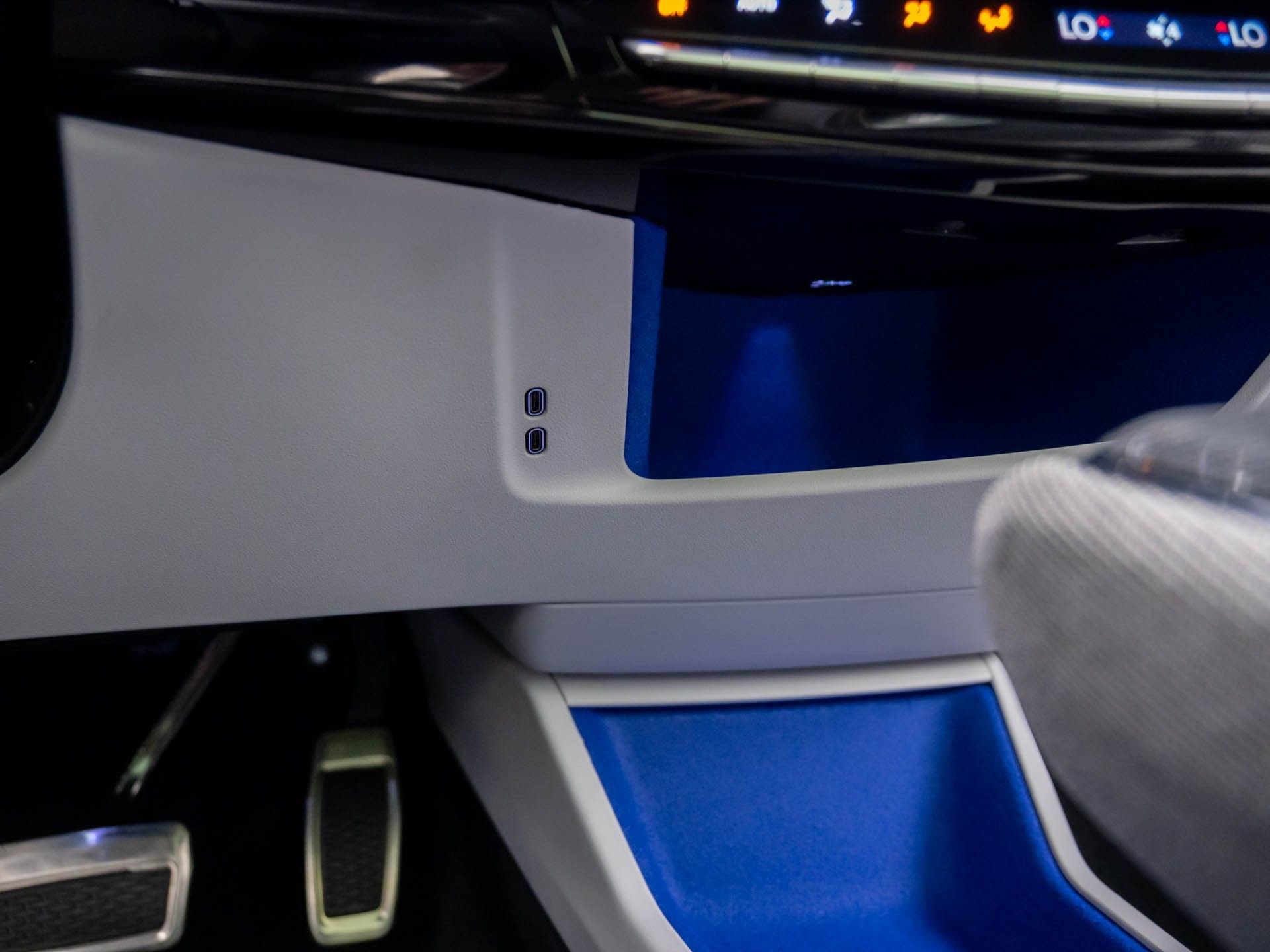 New 2026 Cadillac Optiq Sport 1 image 24