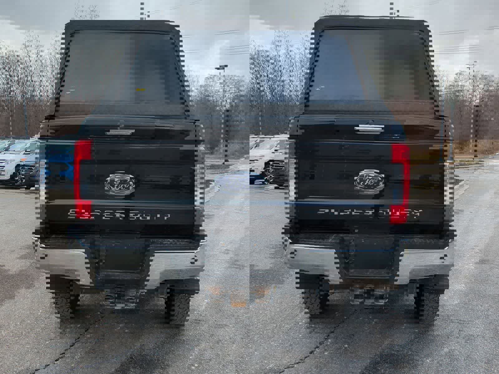 Used 2017 Ford F350 XLT w/ XLT Premium Package AWD/4WD image 7