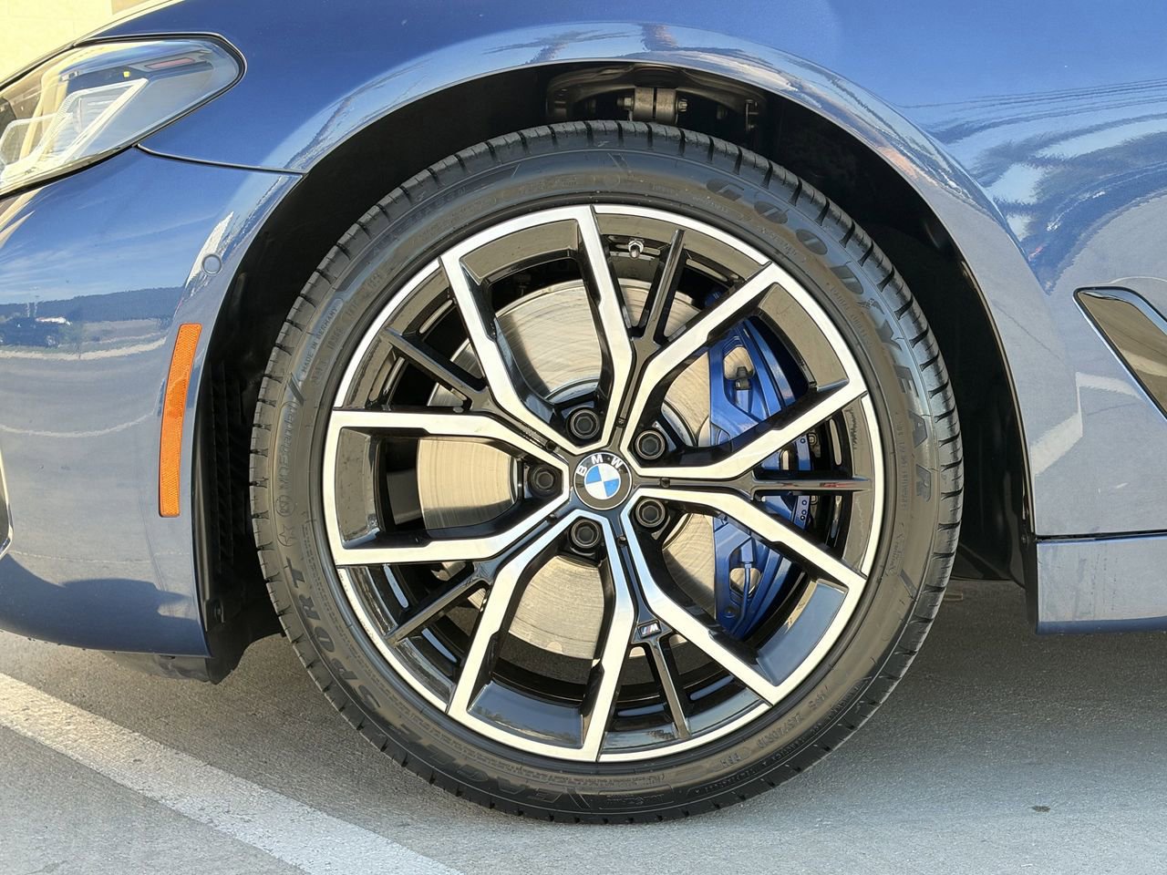 Used 2023 BMW 540i w/ M Sport Package image 9