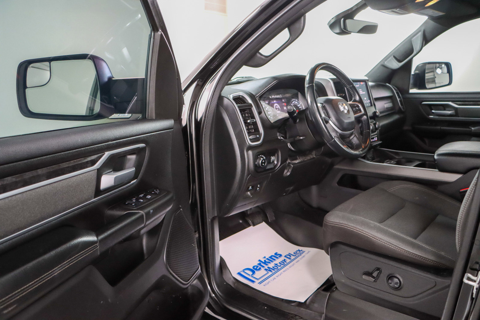 Used 2023 RAM 1500 Big Horn image 4