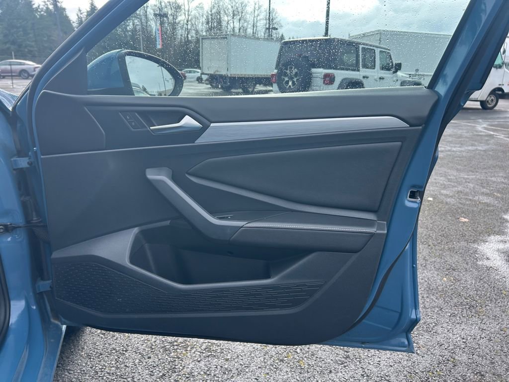 Used 2025 Volkswagen Jetta S image 25