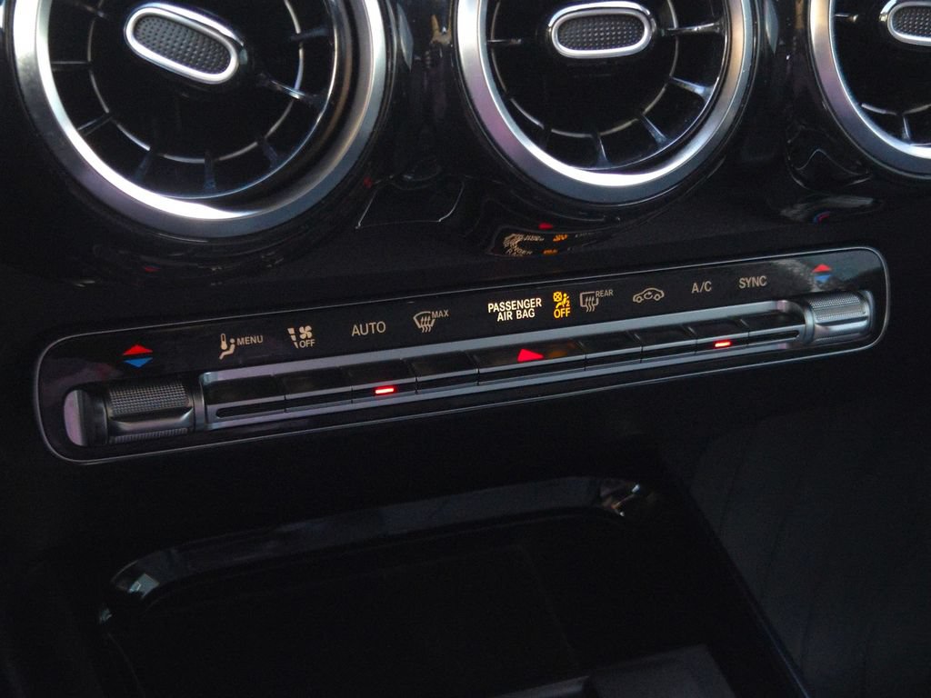 Used 2022 Mercedes-Benz GLB 250 image 21