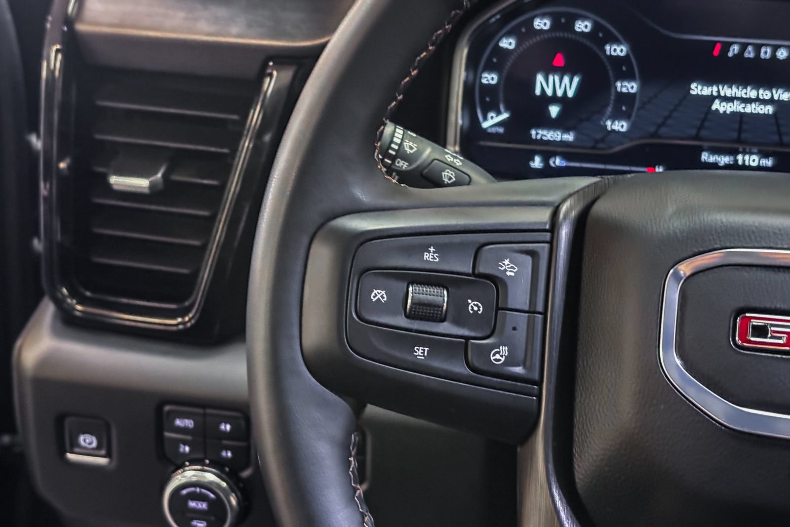 Used 2024 GMC Sierra 2500 AT4 w/ AT4 Premium Plus Package AWD/4WD image 40