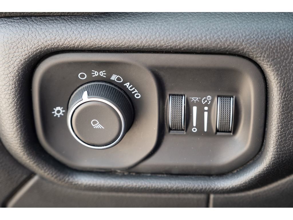 Used 2020 RAM 2500 Tradesman w/ Chrome Appearance Group image 30