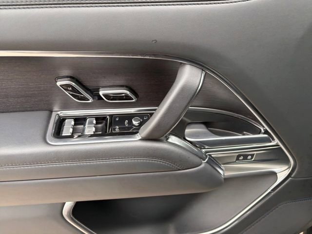 Used 2024 Land Rover Range Rover SE AWD/4WD image 4