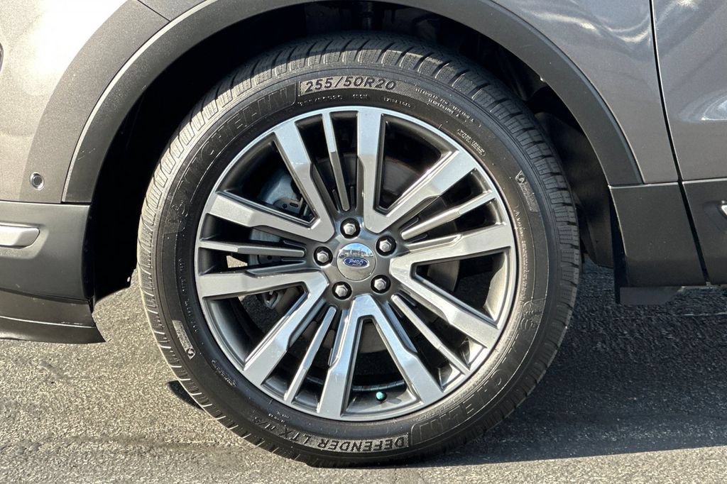 Used 2018 Ford Explorer Platinum AWD/4WD image 29