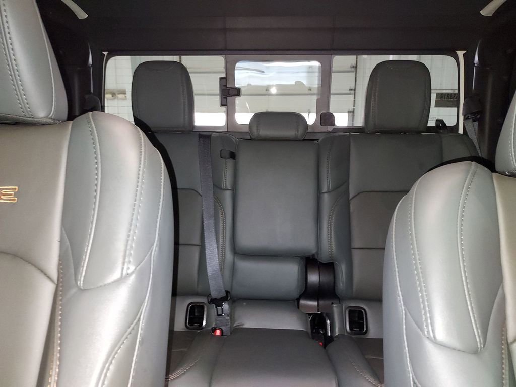 Used 2025 Jeep Gladiator Mojave image 13