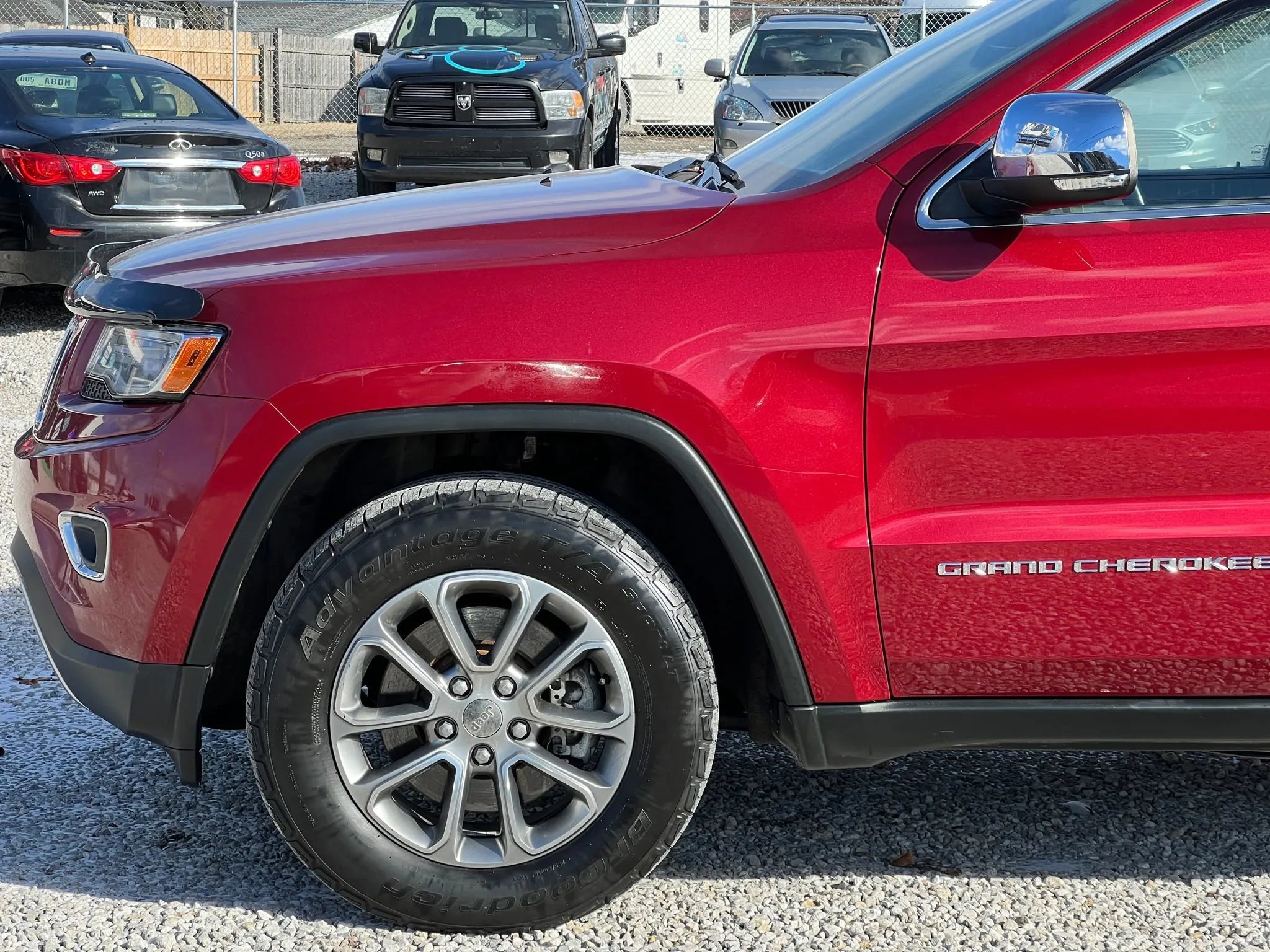 Used 2014 Jeep Grand Cherokee Limited w/ Luxury Group II image 4