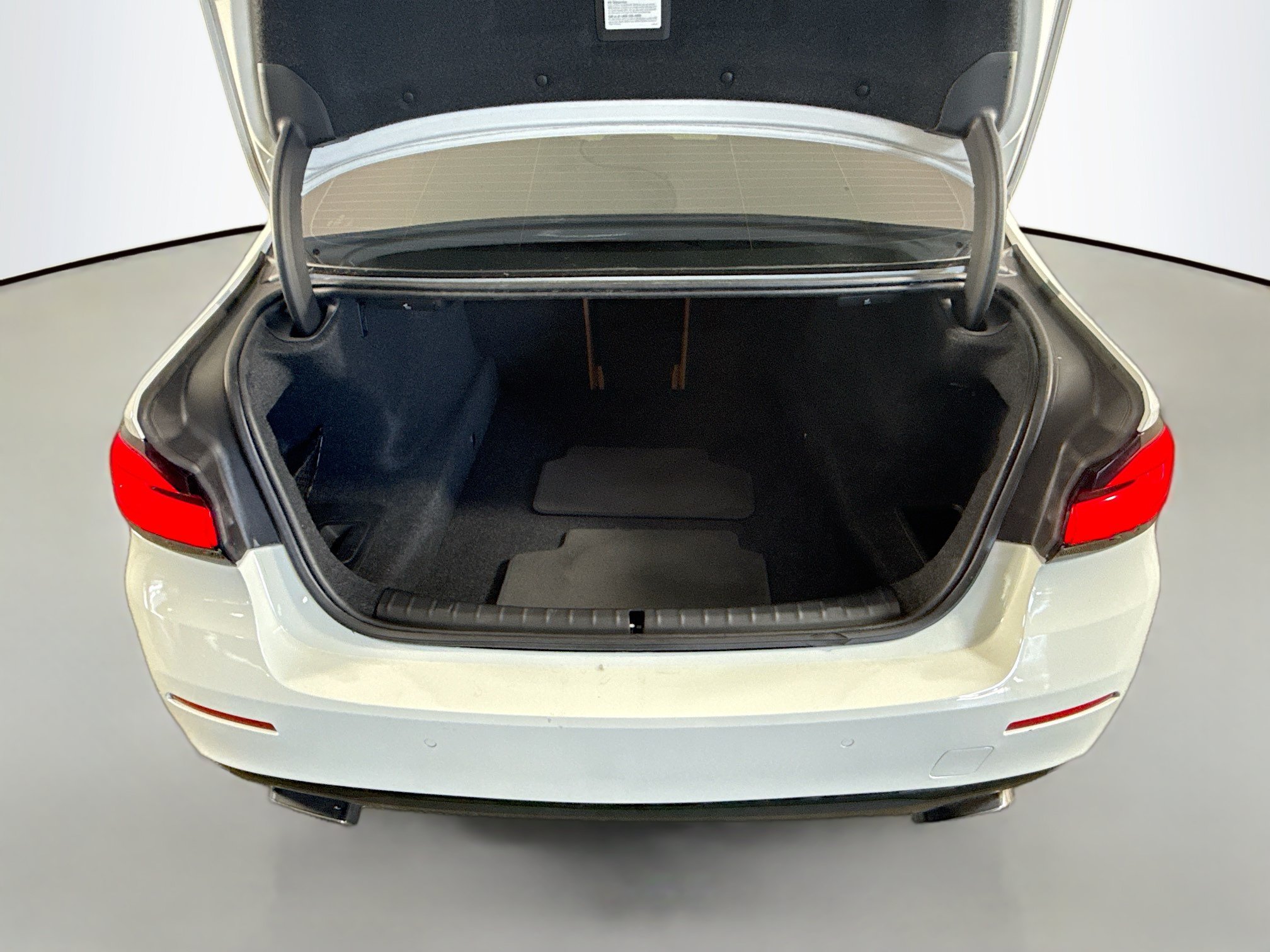 Used 2021 BMW 530i w/ Premium Package RWD image 35