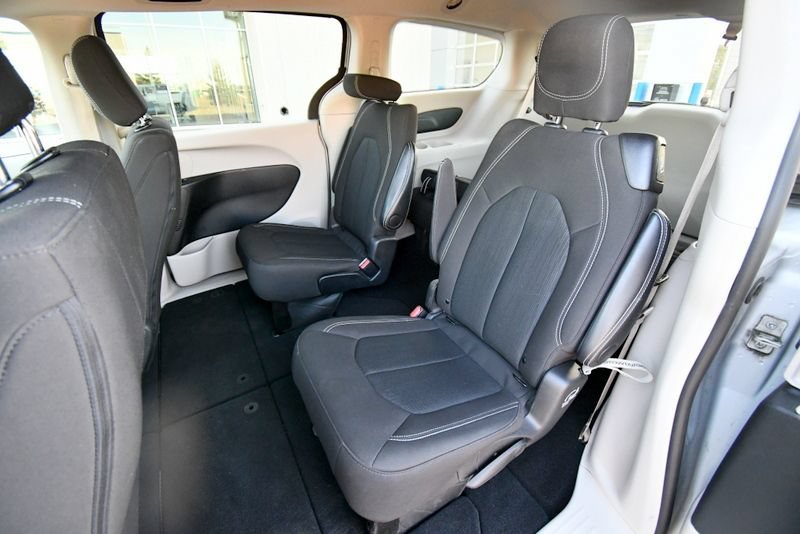 Used 2024 Chrysler Voyager LX FWD image 13