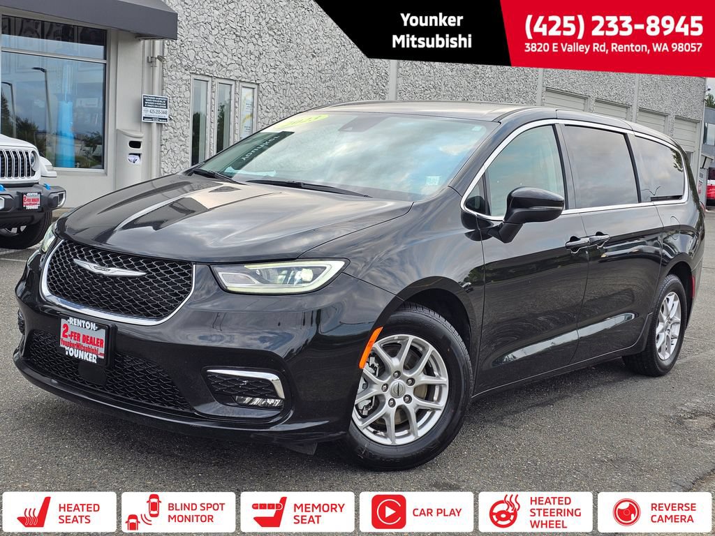 Used 2023 Chrysler Pacifica Touring-L FWD image 1