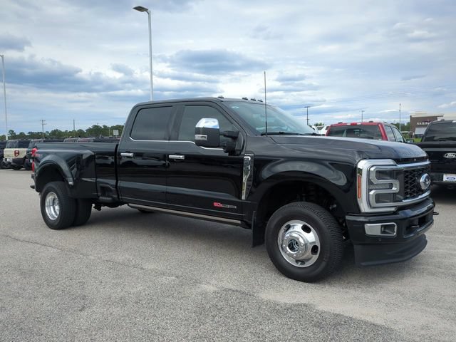 Used 2025 Ford F350 Platinum w/ Platinum Plus Package AWD/4WD image 2
