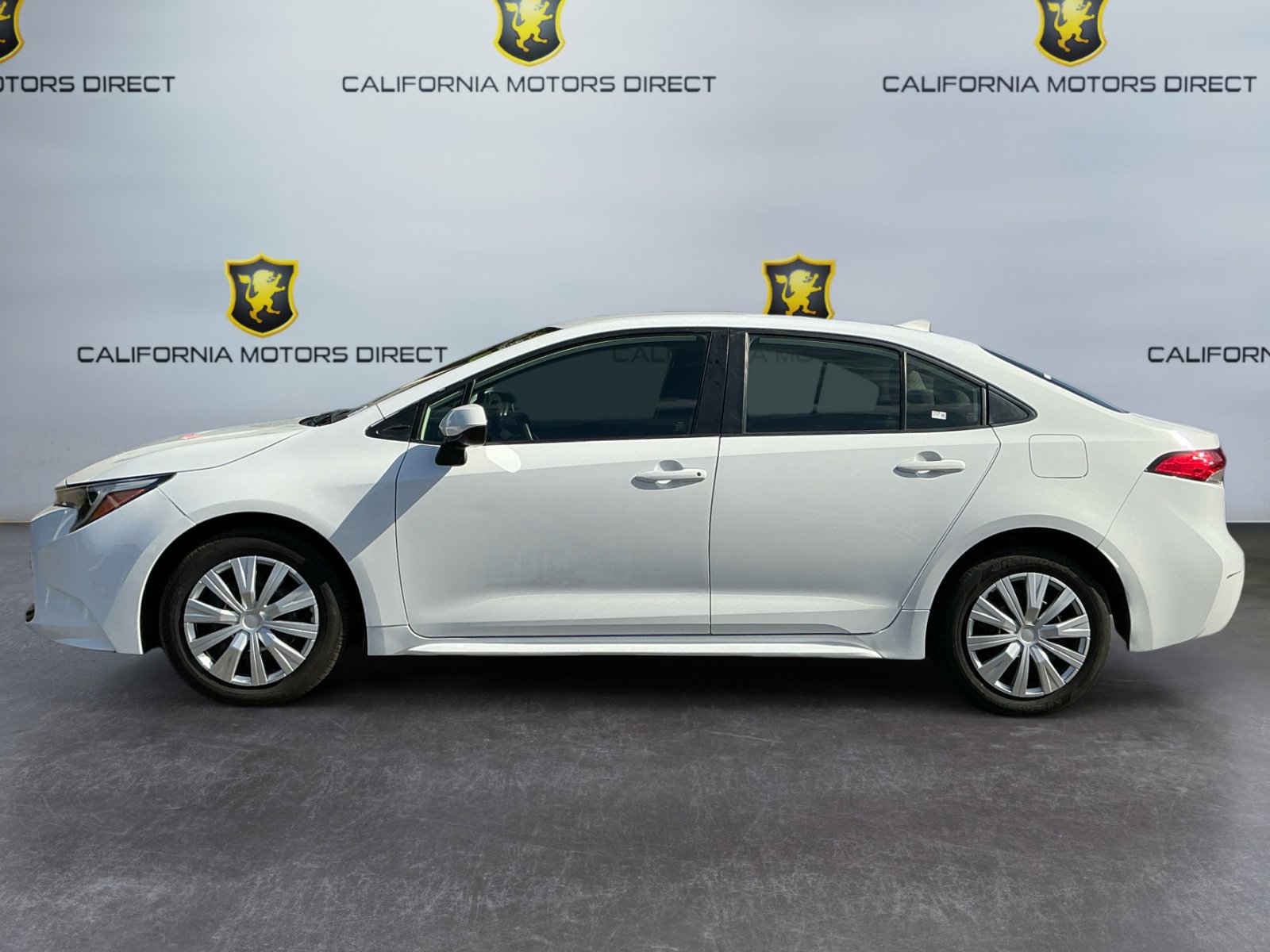 Used 2025 Toyota Corolla LE w/ Convenience Package image 8