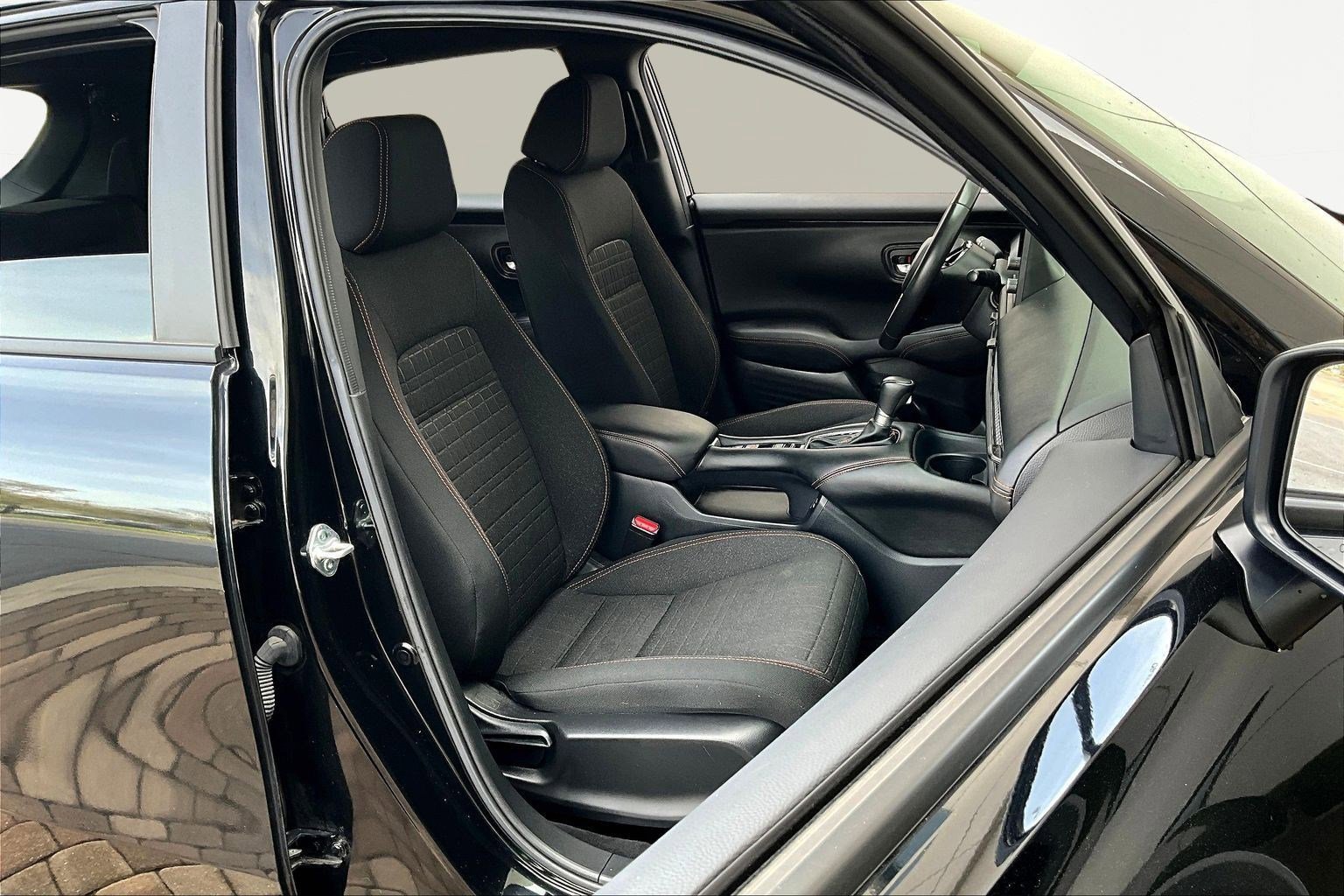 Used 2025 Honda HR-V Sport image 26