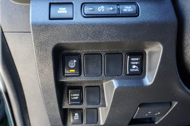 Used 2024 Nissan Frontier SV w/ SV Convenience Package image 14