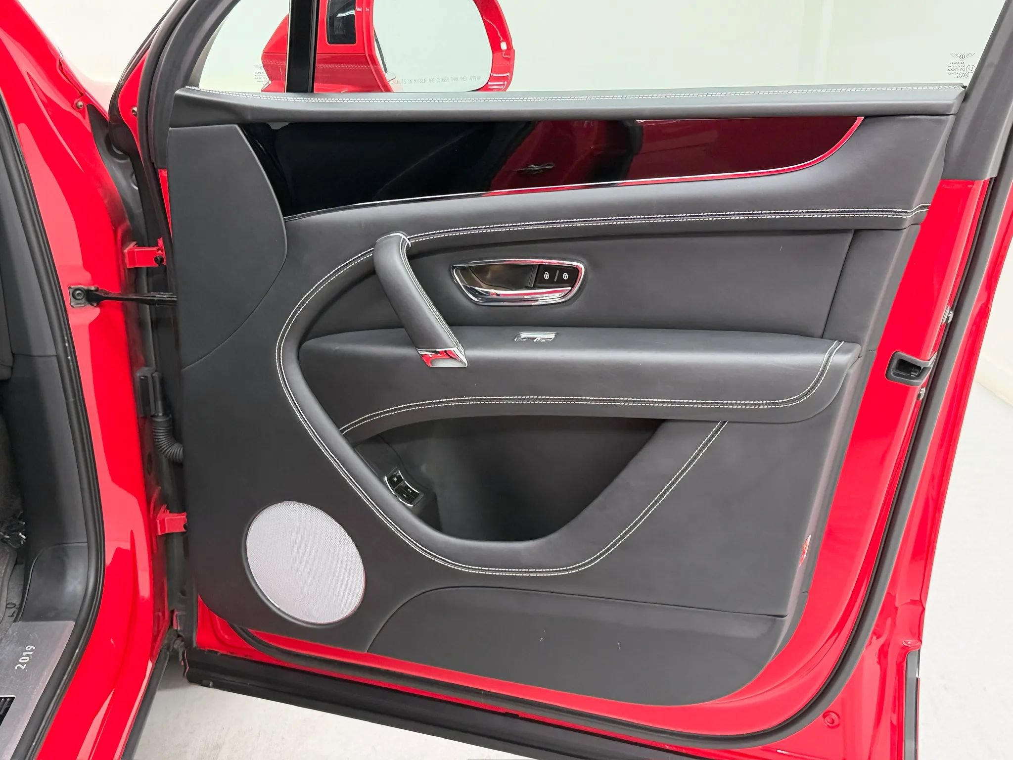 Used 2019 Bentley Bentayga AWD/4WD image 76