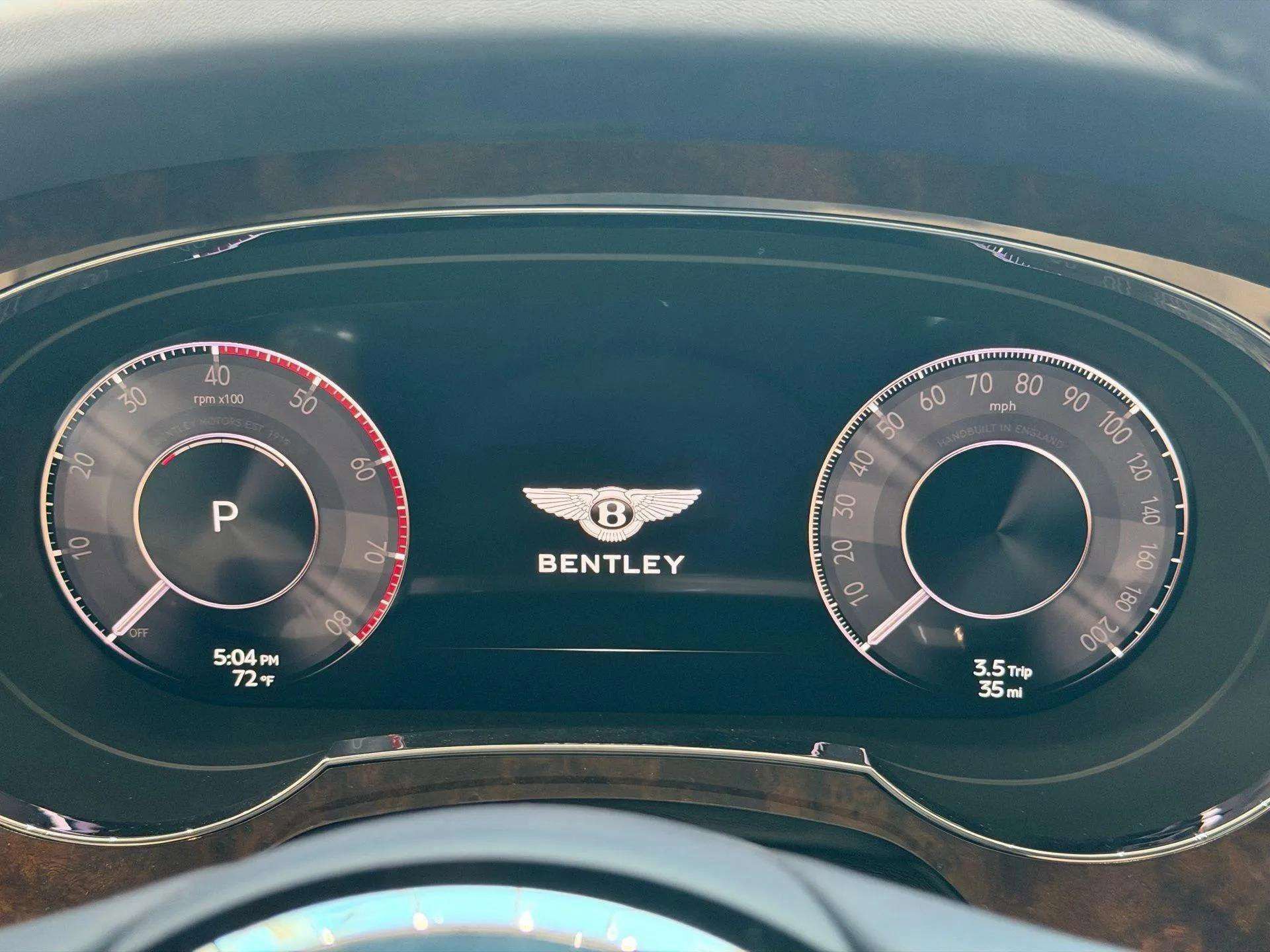 New 2025 Bentley Bentayga image 26