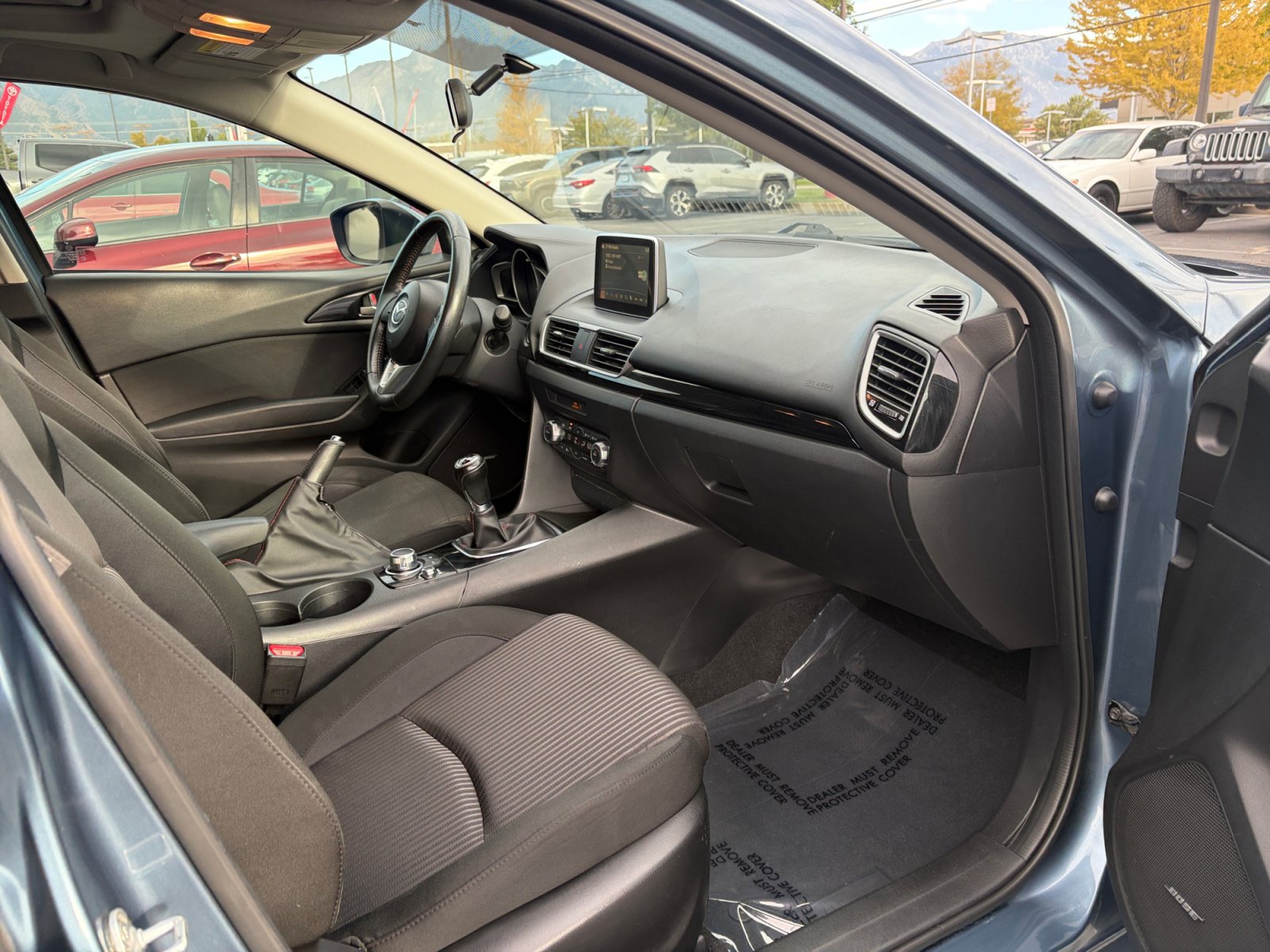 Used 2015 MAZDA MAZDA3 i Touring w/ Technology Package FWD image 27