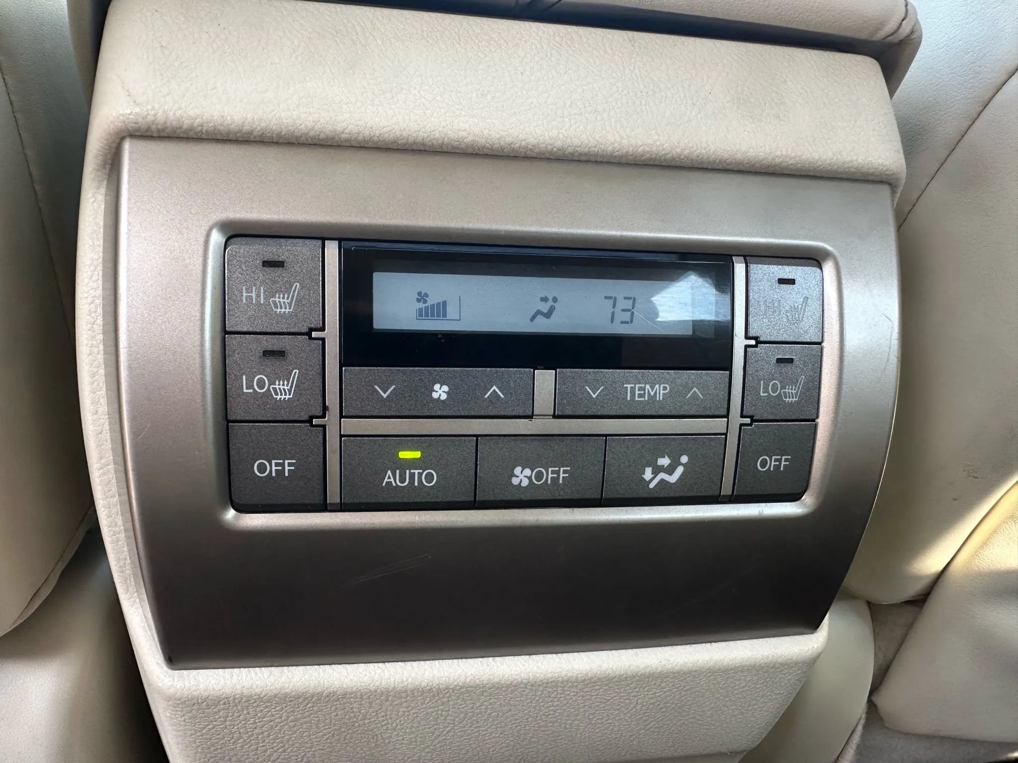 Used 2011 Lexus GX 460 w/ Comfort Plus Pkg AWD/4WD image 18
