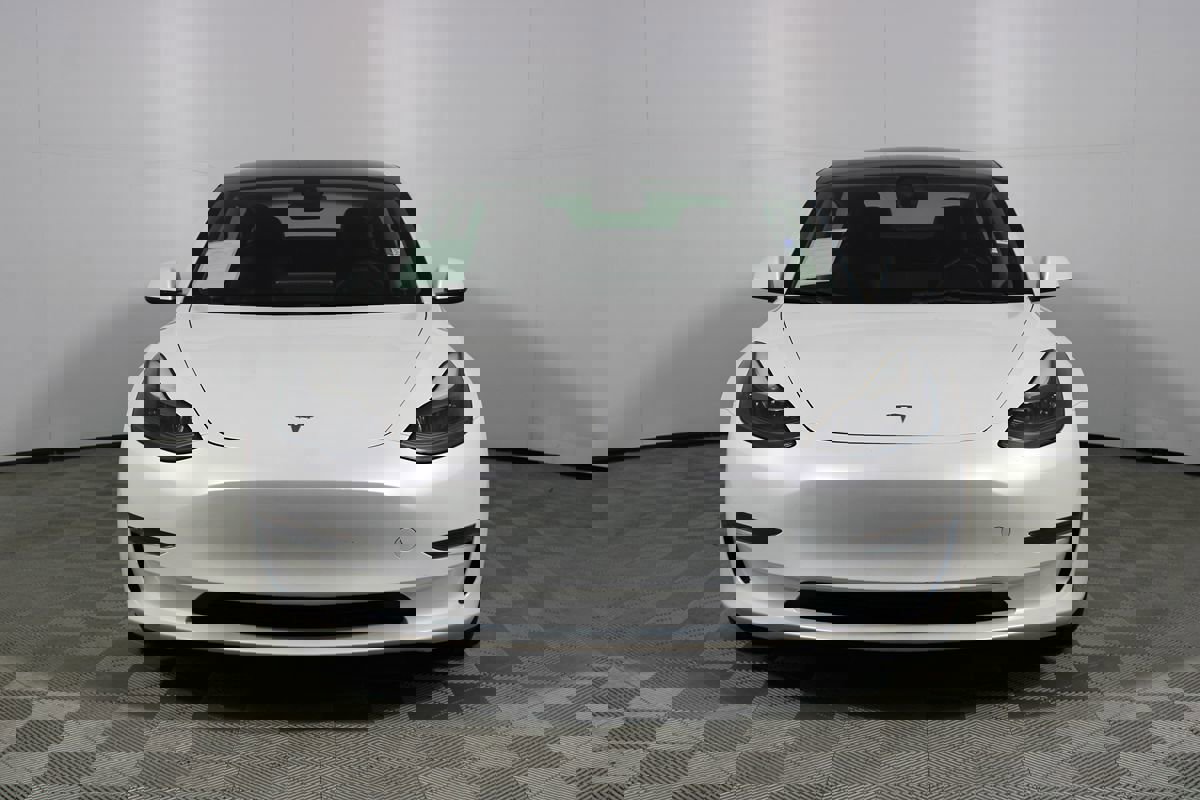 Used 2023 Tesla Model 3 Standard Range image 25