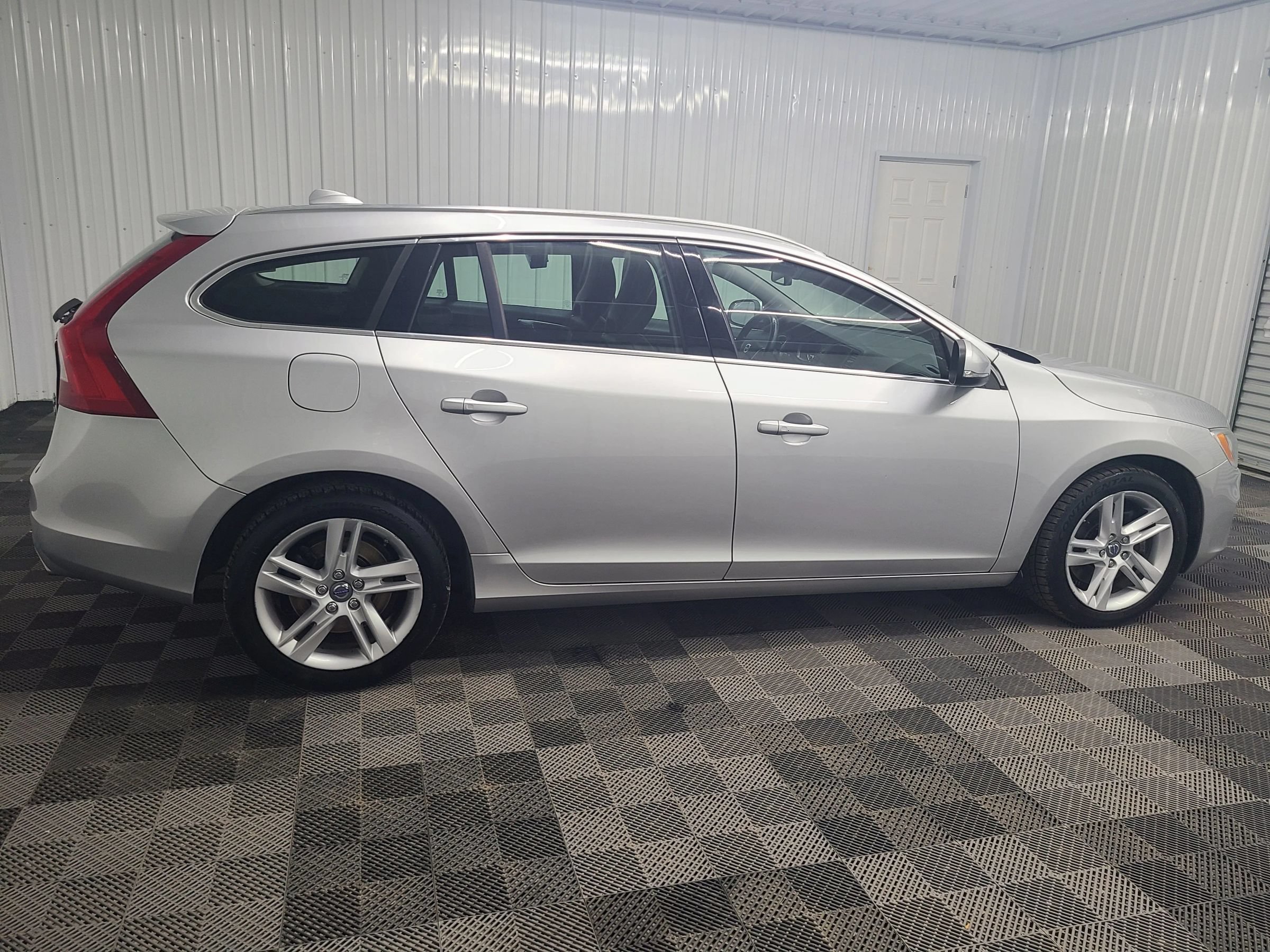Used 2015 Volvo V60 T5 Premier AWD/4WD image 11