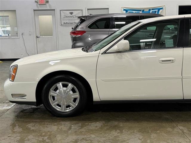 Used 2005 Cadillac De Ville Premium FWD image 40