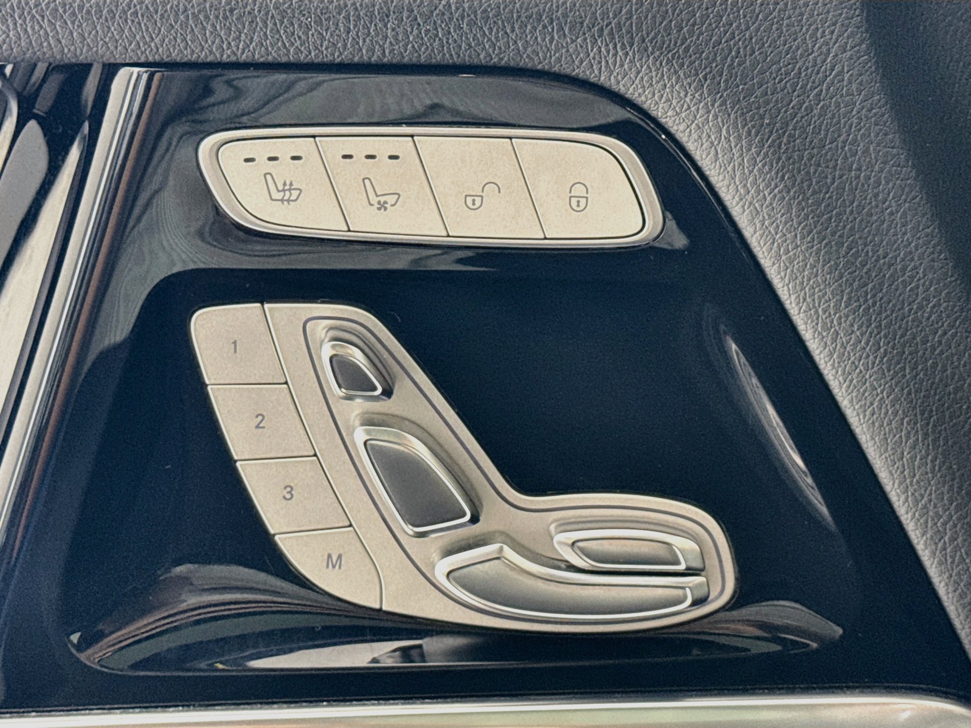 Used 2021 Mercedes-Benz G 550 image 22