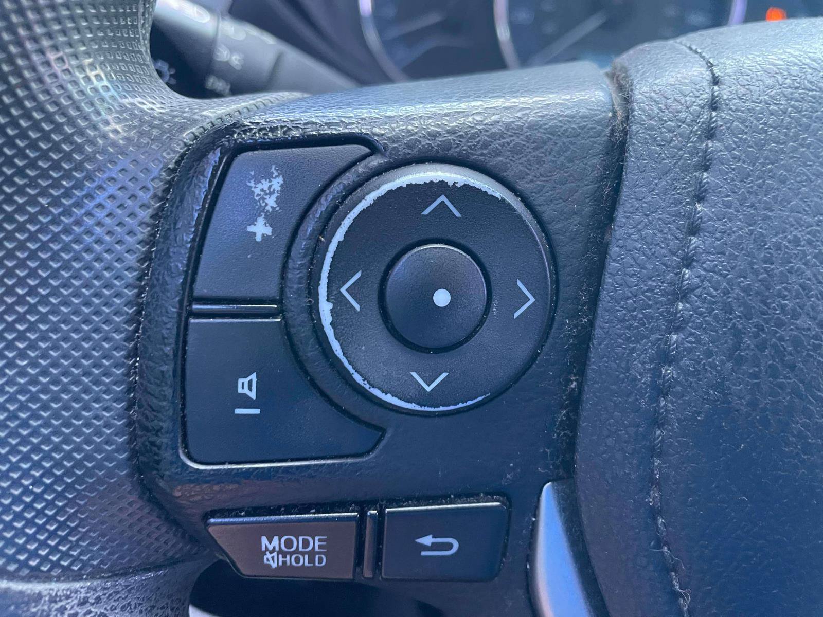 Used 2016 Toyota Corolla LE FWD image 19
