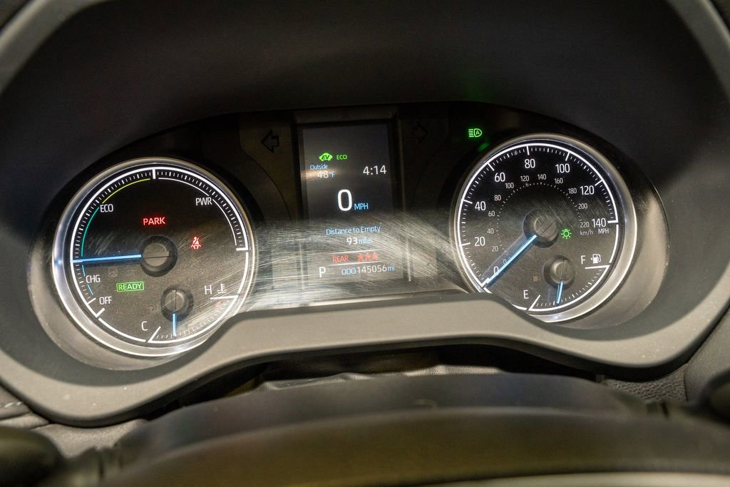 Used 2021 Toyota Venza LE image 16