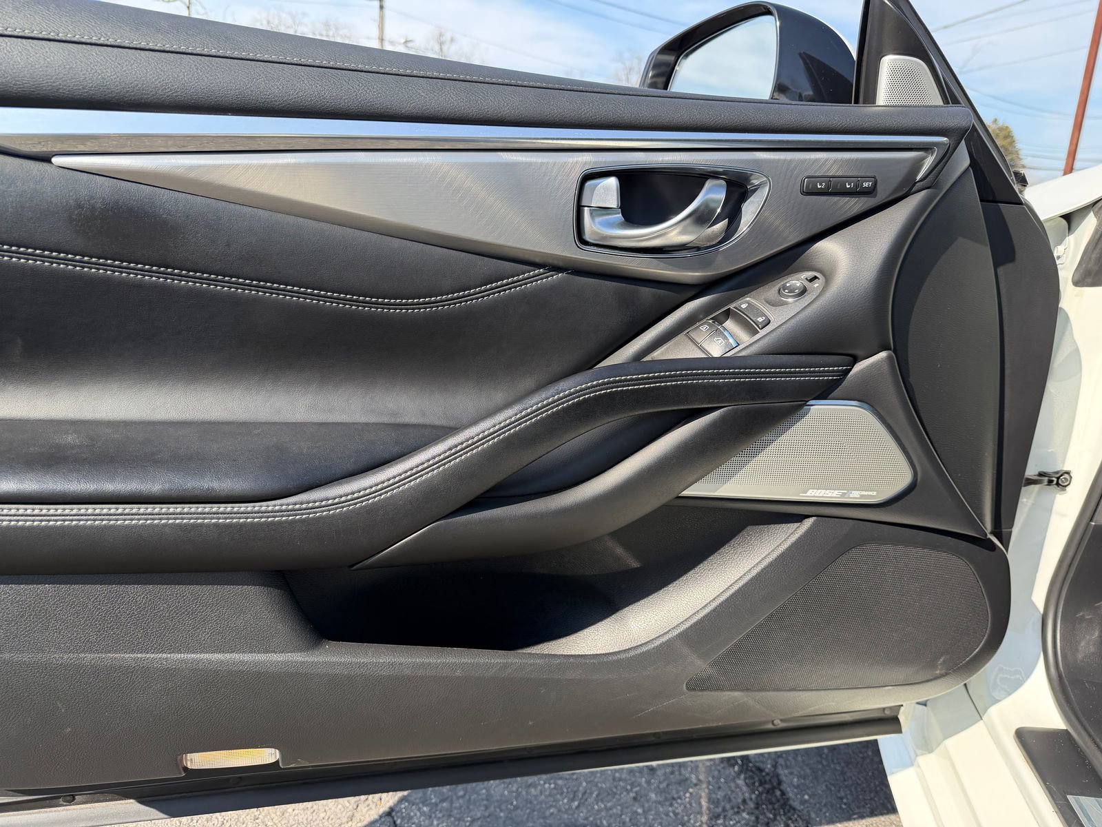 Used 2018 INFINITI Q60 3.0t Luxe w/ Sensory Package 3.0T Luxe RWD image 16