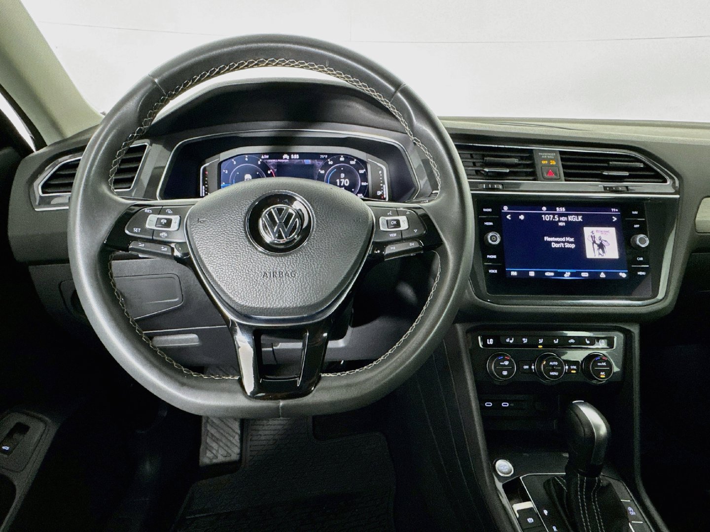 Used 2021 Volkswagen Tiguan SEL FWD image 10