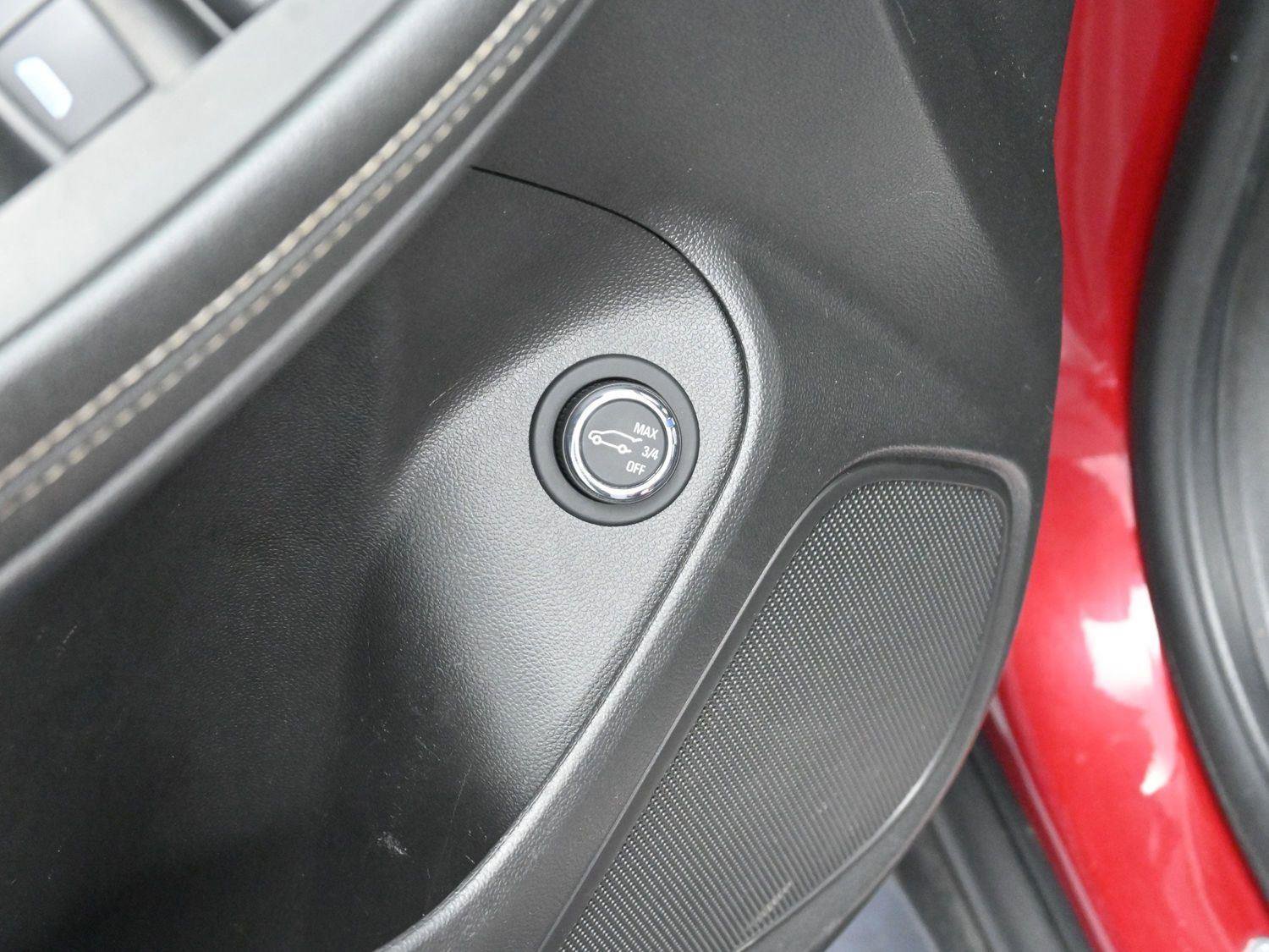 Used 2020 Buick Encore GX Preferred w/ Cold Weather Comfort Package image 14