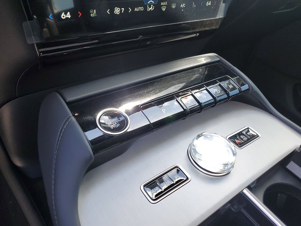 New 2026 Lincoln Navigator L Premier AWD/4WD image 30