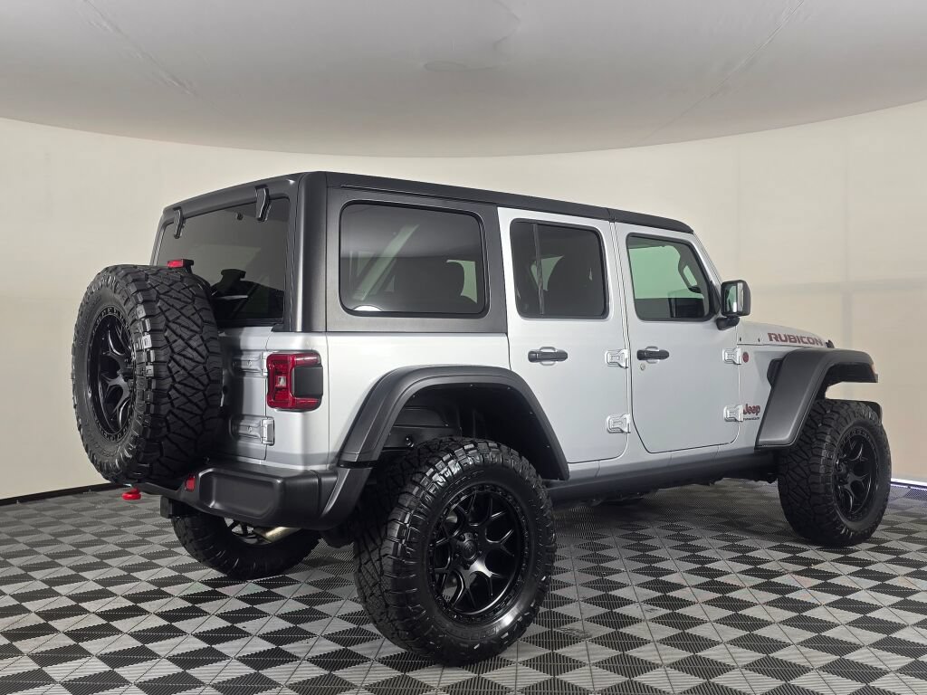Used 2024 Jeep Wrangler Unlimited Rubicon AWD/4WD image 3