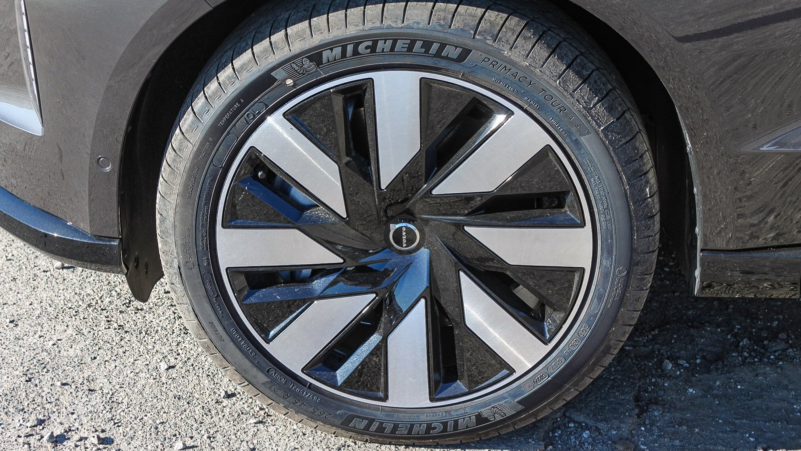 New 2025 Volvo EX90 Ultra w/ Protection Package Premier image 12