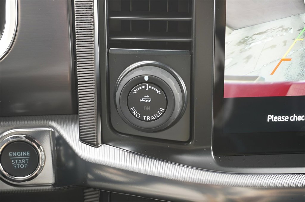 Used 2025 Ford F150 Platinum w/ FX4 Off-Road Package image 29